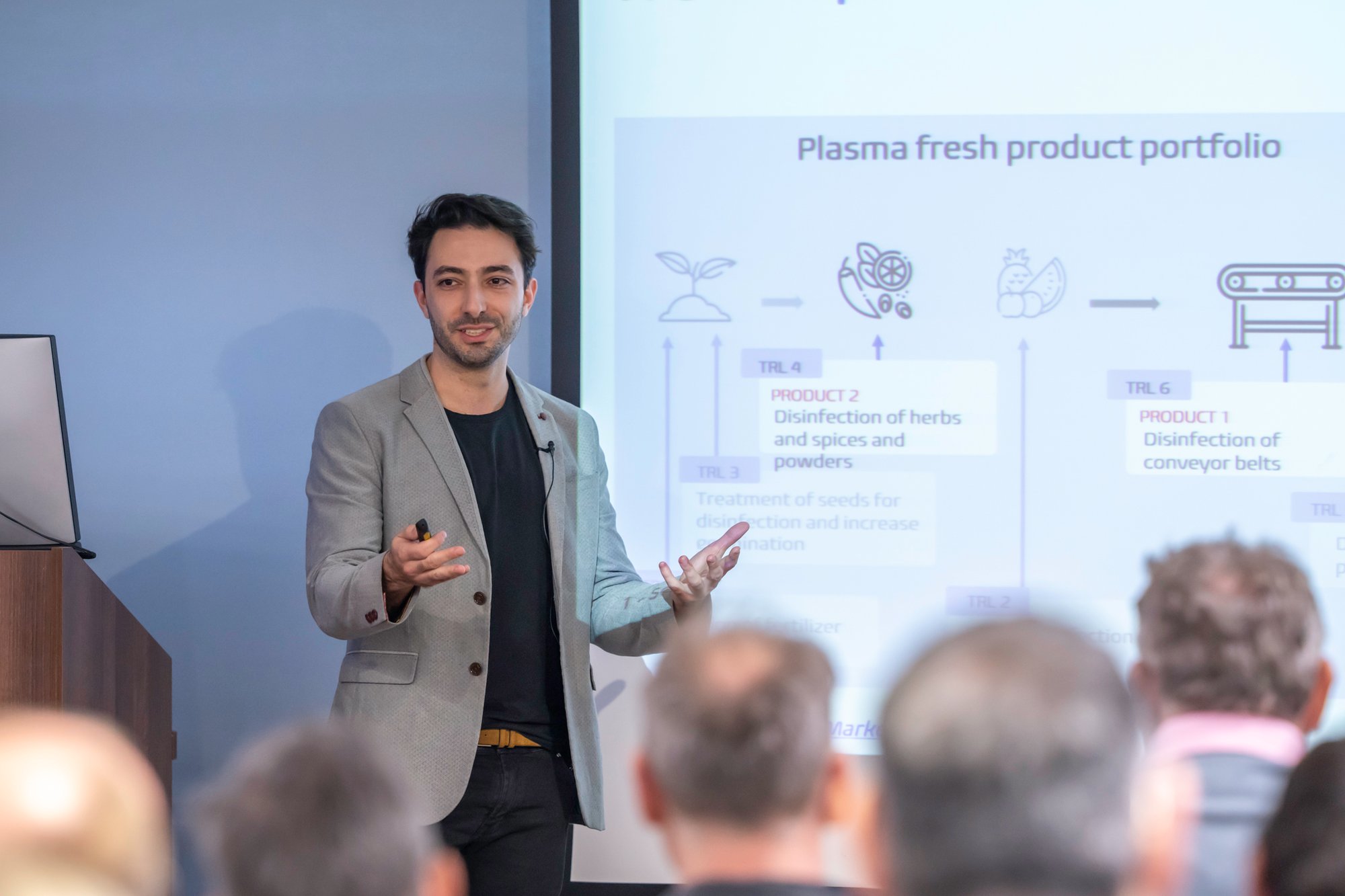 Lucas Azzolini Cordoni - CEO - Plasma Fresh